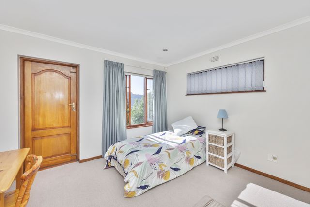 To Let 6 Bedroom Property for Rent in Fish Hoek Western Cape